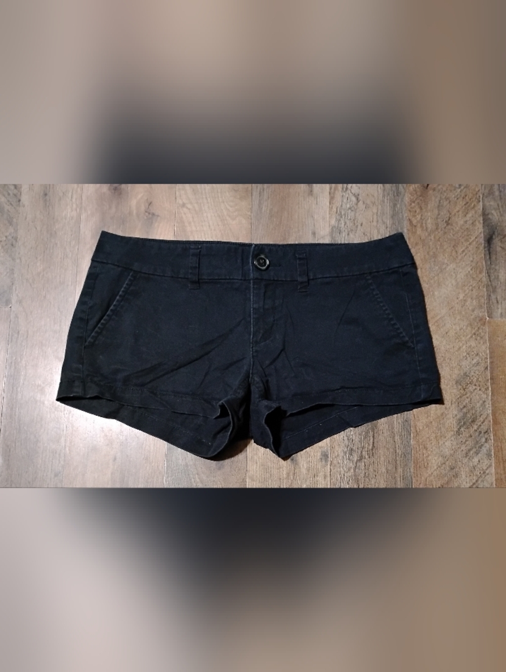 American Eagle Outfitters Black Low-Rise Shortie Shorts Women's Size: 4